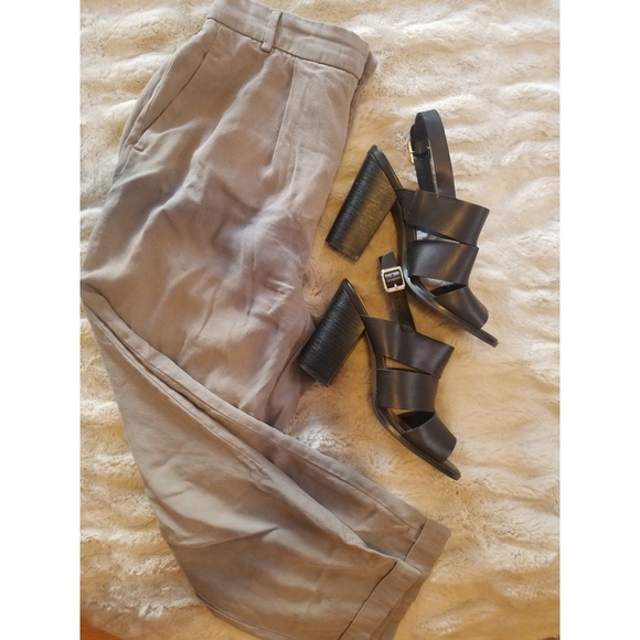 Zara Pleated Crop Pants - Picture 2 of 8